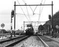 151078, Afbeelding van een electrisch treinstel mat. 1964 (plan V) van de N.S. bij het N.S.-station Deurne te Deurne., Nederlandse Spoorwegen, fotograaf