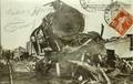 Tamponnement en gare de SABLE-sur-SARTHE (Sarthe) par le train rapide Angers-Paris le 28 Septembre 1910.
La machine du Rapide - Editeur : J. Malicot, photographe à Sablé-sur-Sarthe.