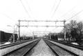 167126, Gezicht op de juist geëlectrificeerde spoorlijnen richting 's-Hertogenbosch (links) en Arnhem aan de zuidzijde van het N.S.-station Utrecht C.S. te Utrecht., Nederlandse Spoorwegen, fotograaf