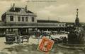 VICHY (Allier) - Place de la gare et le Génie des Eaux - Editeur : P.B.