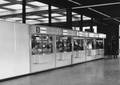 165577, Interieur van het N.S.-station Nijmegen te Nijmegen: nieuwe stationshal, met loketten., Nederlandse Spoorwegen, fotograaf