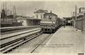 CHOISY-le-ROI - La Nouvelle gare - Vue intérieure - Arrivée d'un train à traction électrique.