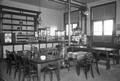 166263, Interieur van het N.S.-station Nijkerk te Nijkerk: wachtkamer 3e klasse., Nederlandse Spoorwegen, fotograaf