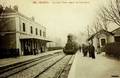 VALREAS (Vaucluse) - La gare - Train venant de Pierrelatte - Editeur : Revoni, imprimeur n°535.