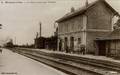 2 - MONNERVILLE (Seine et Oise) - Vue intérieure de la gare desservant Pussay - Editeur : Corpechot, libraire.