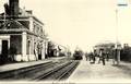 BUEIL (Eure) - La Gare - Arrivée d'un train.