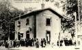 Voici une série de cartes postales anciennes de la commune de Monistrol-d'Allier.

MONISTROL d'ALLIER (Haute-Loire) - La gare - Départ de vendangeurs au Midi - Editeur : F.Bouche.
