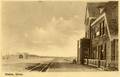 164698, Gezicht op de peroonzijde van het station van de G.L.S. te Ulrum.