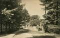 161914, Gezicht op de Stationsweg te Oosterbeek met op de achtergrond het N.S.-station Oosterbeek Hoog.