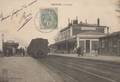 La gare de Brionne, mise en service le 24 juillet 1865. En 1901, la charpente de la halle à marchandise est réparée et en 1906, les peintures du bâtiment principal et de l'annexe de la gare sont refaites.