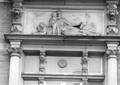 156088, Afbeelding van het reliëf "Caritas" (naastenliefde) in de voorgevel van het rechter eindgebouw van het N.S.-station Den Haag H.S. te Den Haag., Nederlandse Spoorwegen, fotograaf