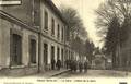 CLERES (Seine-Inférieure) - La gare - L'hôtel de la gare - Editeur : E. Bauchet, épicerie-papeterie.