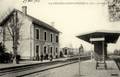 LA CHAPELLE sur ERDRE (Loire-Inférieure) - Intérieur de la gare, côté voies.