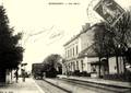 SURGERES (Charente Inférieure) - Intérieur de la gare - Arrivée d'un train - Editeur : A.Côte.