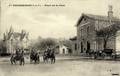 VAUCRESSON (S.-et-O.) - Place de la gare - Editeur : J.M. n°9.