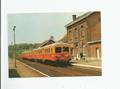 EN GARE DE VONECHE 130 LES AUTORAILS 4503 ET 4504 ENCADRANT LA REMORQUE 734.10 SUR LA LIGNE 166 DINANT/BERTRIX 18 05 85