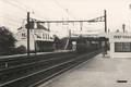 IVRY sur SEINE (Seine) - Passage d'un train électrique en gare d'Ivry-sur-Seine en 1955.