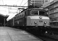 155037, Afbeelding van de electrische locomotief nr. 1139 (serie 1100) van de N.S. met D.B.-rijtuigen langs een perron van het N.S.-station Utrecht C.S. te Utrecht., Nederlandse Spoorwegen, fotograaf
