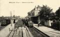 GAILLAC (Tarn) - Croisement de deux trains en gare de Gaillac.