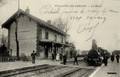 VILLARS les DOMBES (Ain) - Le train en gare de Villars-Chalamont.