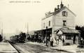 SAINT-JULIEN du SAULT (Yonne) - La gare et le train - Editeur : Poulain-Rocher, imprimeur à Sens.