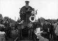 152987, Afbeelding van het orkest "Lulu's Dixie Kids" op museum-stoomlocomotief nr. 3737 tijdens een rit voor de N.V.B.S. bij het N.S.-station te Kesteren., Nederlandse Spoorwegen, fotograaf