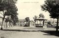 Voici une série de cartes postales anciennes de la commune de Meurchin.

1 - MEURCHIN (Pas-de-Calais) - Place Sainte-Cécile, le kiosque et, au fond du cliché, la gare.