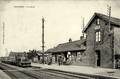 DOURGES (Pas-de-Calais) - L'ancienne gare et le train.