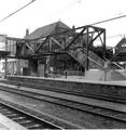 166210, Gezicht op de in aanbouw zijnde voetgangersbrug van het N.S.-station Amersfoort te Amersfoort., Nederlandse Spoorwegen, fotograaf