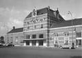 150716, Gezicht op de voorgevel van het N.S.-station Tiel te Tiel., Nederlandse Spoorwegen, fotograaf