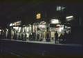 827254, Gezicht op het eerste perron van het Centraal Station (Stationsplein, N.S.-station Utrecht C.S.) te Utrecht, bij avond., Uilenbroek, W.H.M., fotograaf/filmer