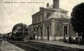 BREVAL (S. et O.) - La Gare - Arrivée du train de Paris.