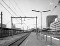 812439, Gezicht op het 4e perron van het Centraal Station (N.S.-station Utrecht C.S.) te Utrecht., Fotodienst GAU, fotograaf