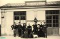VILLENEUVE la GUYARD (Yonne) - A la gare.