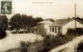 LOZANNE (Rhône) - La cour de la gare.