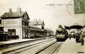 17 - COSNE (Nièvre) - La gare - Les voies et le train.