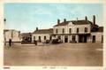 1009 - CHOLET -M. et L.) - La cour de la gare.