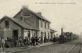 2550 - CHALLANS (Vendée) - Vue intérieure de la gare, arrivée d'un train.