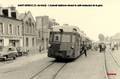 SAINT-BRIEUC (Côtes-du-Nord) - L'Autorail Renault stationne devant le café-restaurant de la gare.