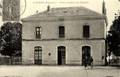 GALGON (Gironde) - La gare et place de la gare.