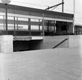 856917, Gezicht op de ingang van de perrontunnel aan de achterzijde van het N.S.-station Rijswijk te Rijswijk., Nederlandse Spoorwegen, fotograaf