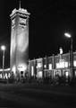 150564, Gezicht op een toegang tot het N.S.-station Nijmegen te Nijmegen bij avond., Nederlandse Spoorwegen, fotograaf