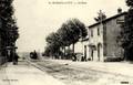 Voici une série de cartes postales anciennes de la commune de Saint-Romain-le-Puy. (42) 

SAINT-ROMAIN-le-PUY (Loire) - La gare et arrivée d'un train - Editeur : Berthet.