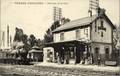 PERRAY-VAUCLUSE - Vue intérieure de la gare - Arrivée d'un train.