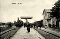GEMOZAC (Charente-Inférieure) - La Gare et le Train - Editeur : E.Maguy, papetier.