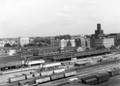 406598, Overzicht van het Centraal Station (N.S.-station Utrecht C.S.), met het in aanbouw zijnde vierde perron, vanaf het Beatrixgebouw van de Jaarbeurs (Croeselaan), uit het westen., Burghouts, J.K.J., fotograaf