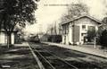 CADAUJAC (Gironde) - La gare - Arrivée d'un train.