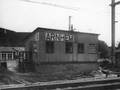 156507, Gezicht op het seinhuis (post III) aan de oostzijde van het N.S.-station Arnhem te Arnhem., Renes, D., fotograaf
