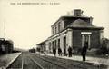 LA BONNEVILLE (Eure) - La Gare côté voies - Numéro 399.