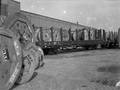167308, Afbeelding van een rongenwagen met haspels met kabels van de N.K.F. (Nederlandse Kabelfabriek) op de laad- en losplaats van het N.S.-station Delft te Delft., Nederlandse Spoorwegen, fotograaf